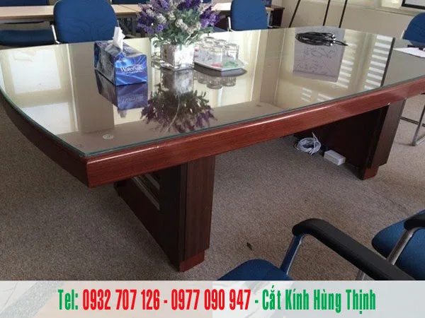 cắt kính mặt bàn quận 7