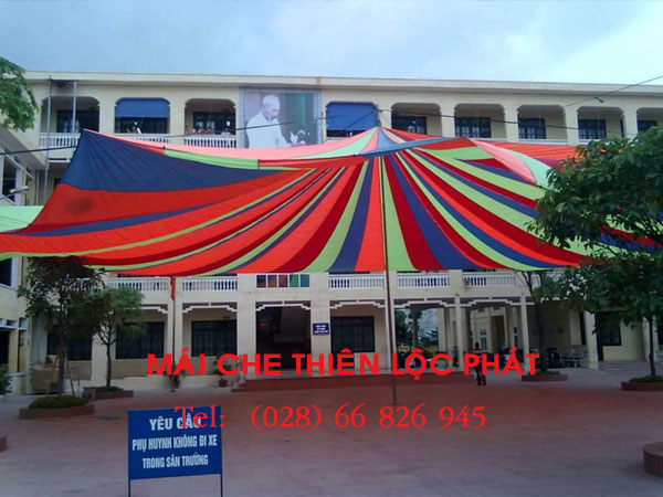 du-che-nang-ngoai-troi-san-truong