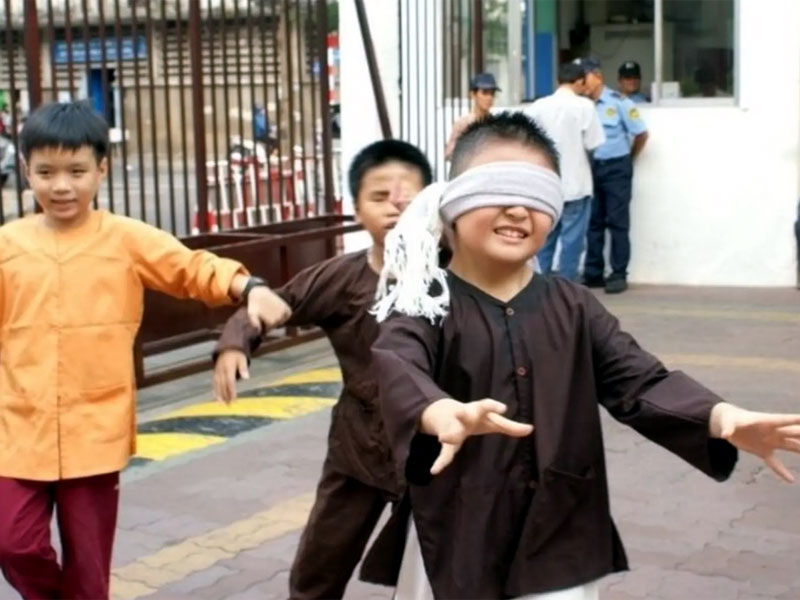 Trò chơi bịt mắt bắt dê
